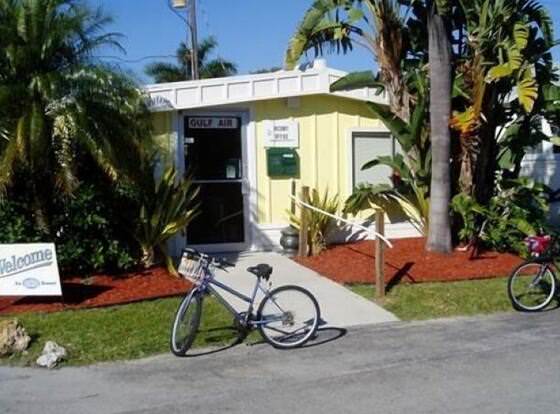 Gulf Air RV Resort - Campground allows check-in for 18 year-old guests