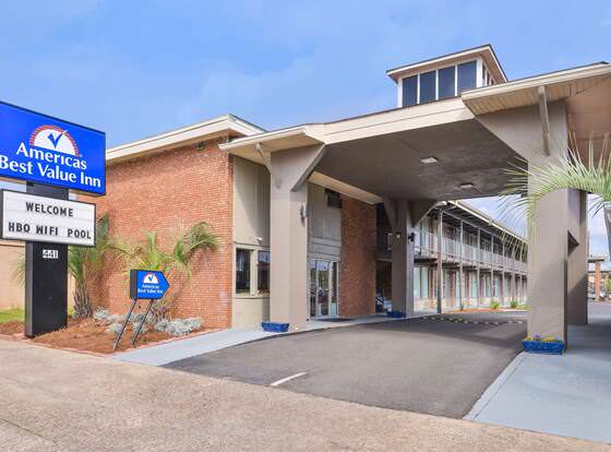 Americas Best Value Inn Augusta Historic Downtown allows check-in for 18 year-old guests