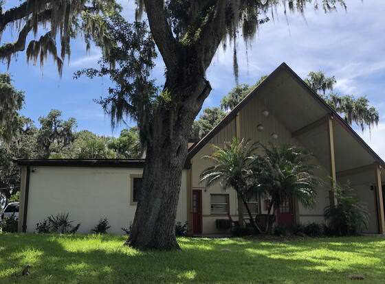 The Crystal Manatee allows check-in for 18 year-old guests