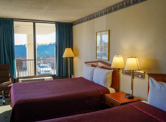 Sunset Inn Clarksville allows check-in for 18 year-old guests