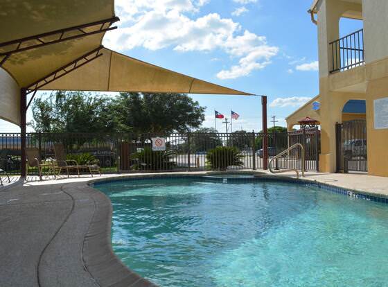 Best Cuero (TX) Hotels With 18+ Check-In (Updated March 2024)