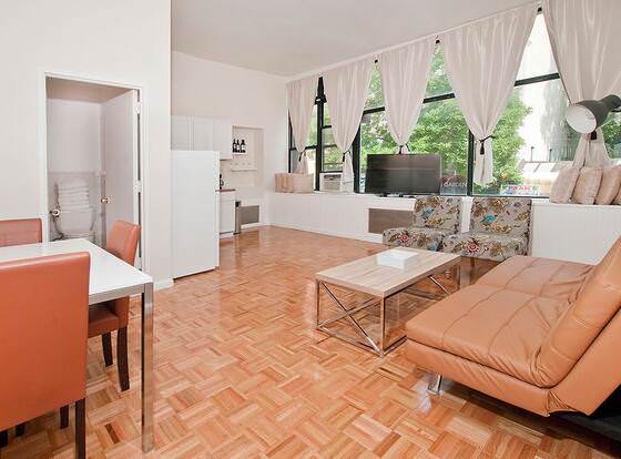 2-THE VERY BEST LOCATION ON 28 St AND LEX allows check-in for 18 year-old guests