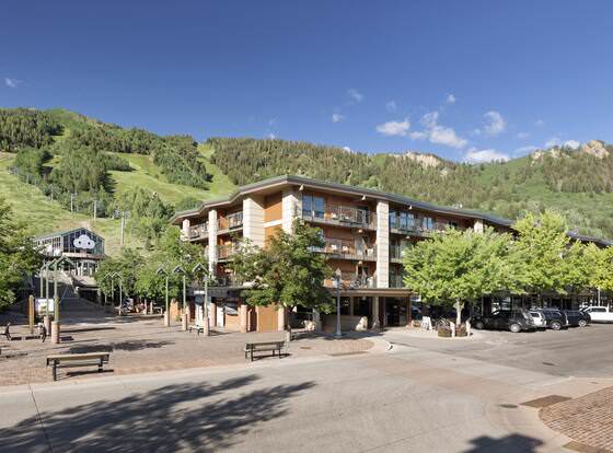 North of Nell allows check-in for 18 year-old guests