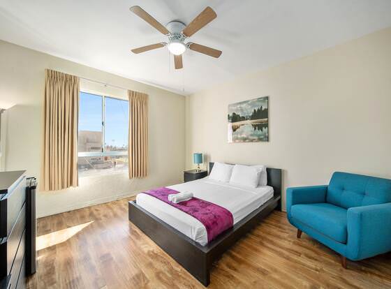 Samesun Hollywood allows check-in for 18 year-old guests