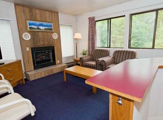 Sequim Bay Lodge allows check-in for 18 year-old guests