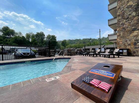 Howard Johnson by Wyndham Downtown Gatlinburg allows check-in for 18 year-old guests