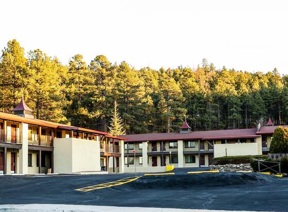 Red Roof Inn PLUS+ Williams - Grand Canyon allows check-in for 18 year-old guests