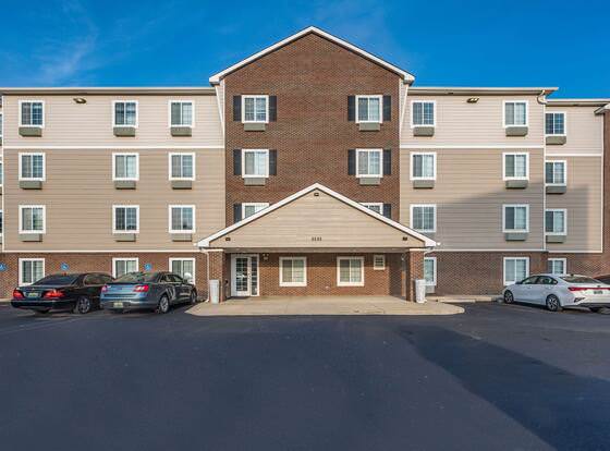 Extended Stay America Select Suites - Indianapolis - Plainfield allows check-in for 18 year-old guests