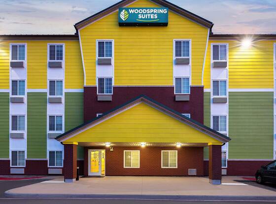 WoodSpring Suites Tyler Rose Garden allows check-in for 18 year-old guests
