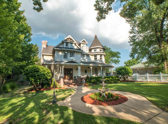 The Victoria B & B allows check-in for 18 year-old guests