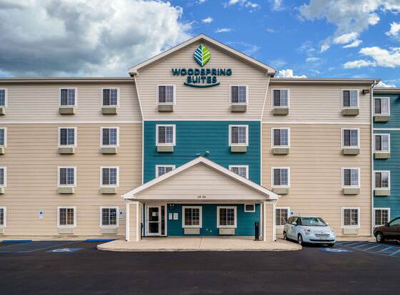 WoodSpring Suites Corpus Christi allows check-in for 18 year-old guests