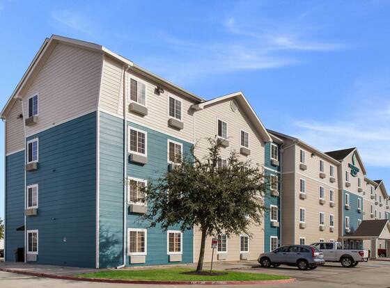 WoodSpring Suites Houston I-45 Airtex allows check-in for 18 year-old guests