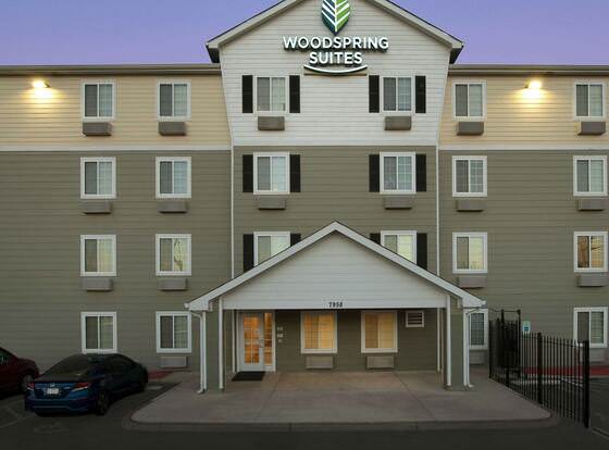 WoodSpring Suites San Antonio South allows check-in for 18 year-old guests