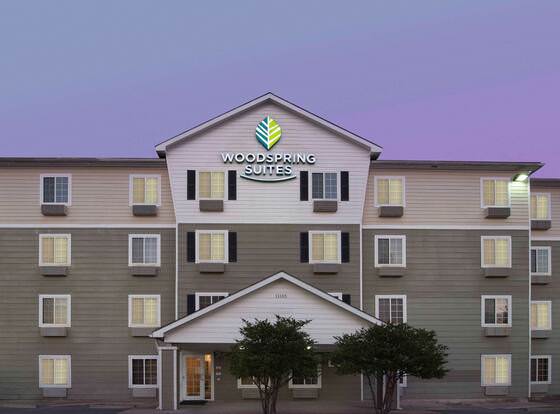 WoodSpring Suites Austin North I-35 allows check-in for 18 year-old guests