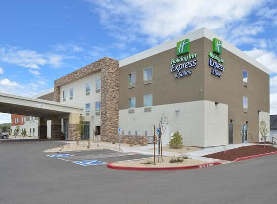 Holiday Inn Express & Suites Williams, an IHG Hotel allows check-in for 18 year-old guests