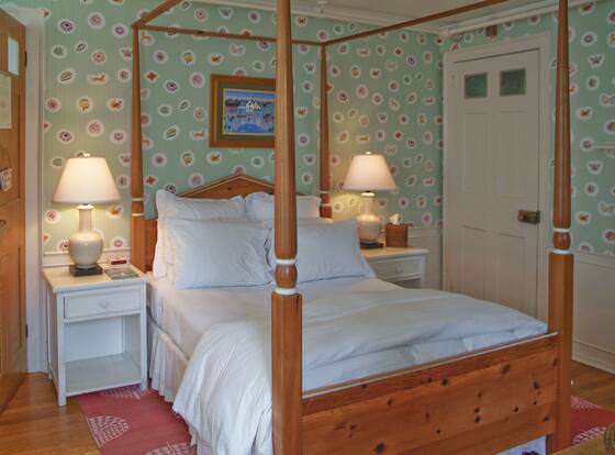 Ships Inn allows check-in for 18 year-old guests