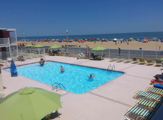 Fish Tales Boardwalk Inn allows check-in for 18 year-old guests