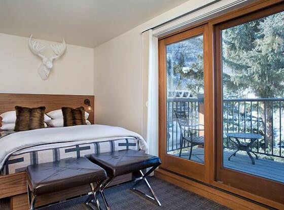 Hotel Durant allows check-in for 18 year-old guests