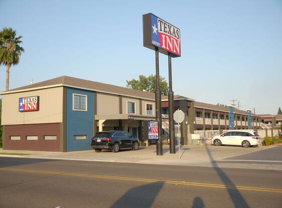 Texas Inn Airport McAllen allows check-in for 18 year-old guests