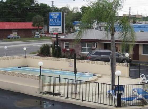 Dunedin Cove Motel allows check-in for 18 year-old guests