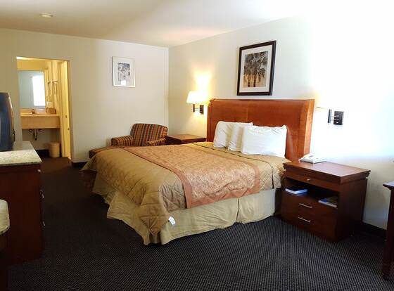 Regency Inn Pascagoula allows check-in for 18 year-old guests