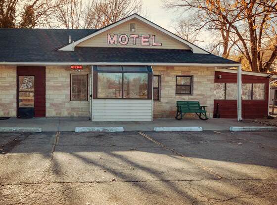 Simmer Motel allows check-in for 18 year-old guests
