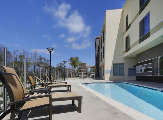 Fairfield Inn & Suites San Diego Carlsbad allows check-in for 18 year-old guests