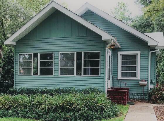 Mount Dora Cottages allows check-in for 18 year-old guests