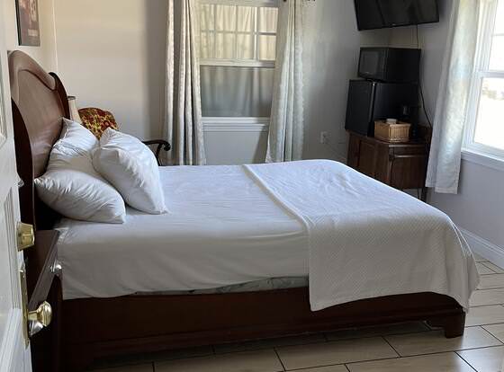 Foster Lake Inn allows check-in for 18 year-old guests