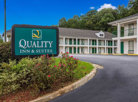 Quality Inn & Suites near Lake Oconee allows check-in for 18 year-old guests
