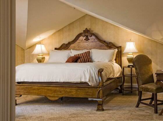 Mansion Hill Inn allows check-in for 18 year-old guests