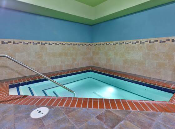 Holiday Inn Express And Suites Effingham, an IHG Hotel allows check-in for 18 year-old guests