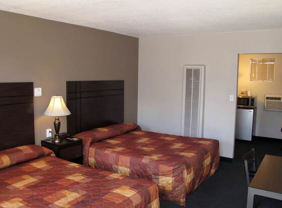 Budget Host Inn NAU / Downtown Flagstaff allows check-in for 18 year-old guests