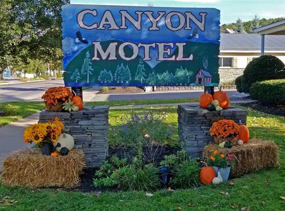 The Canyon Motel allows check-in for 18 year-old guests