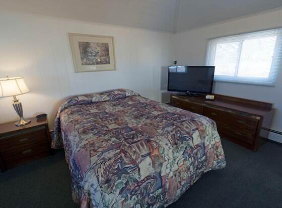 Cold Creek Inn allows check-in for 18 year-old guests