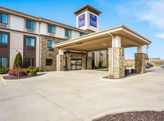 Sleep Inn & Suites allows check-in for 18 year-old guests