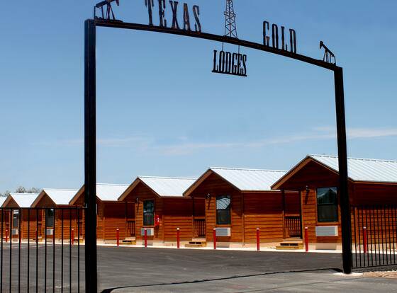 Texas Gold Lodges allows check-in for 18 year-old guests