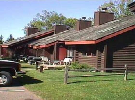 Pelican Woods allows check-in for 18 year-old guests