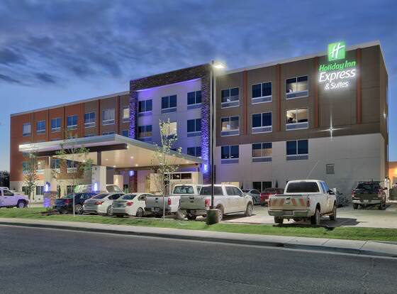 Holiday Inn Express & Suites Roswell, an IHG Hotel allows check-in for 18 year-old guests