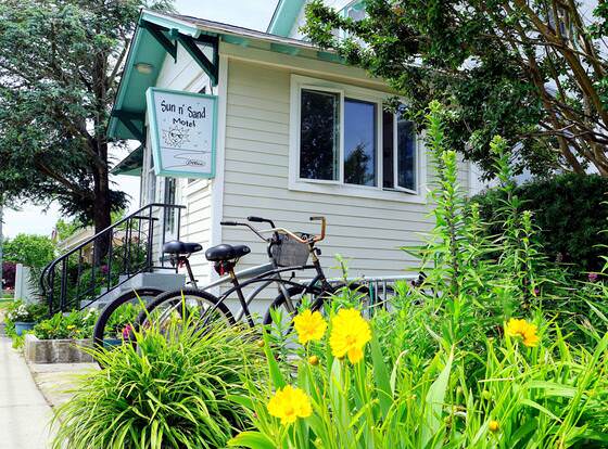 Sun 'N' Sand Motel allows check-in for 18 year-old guests