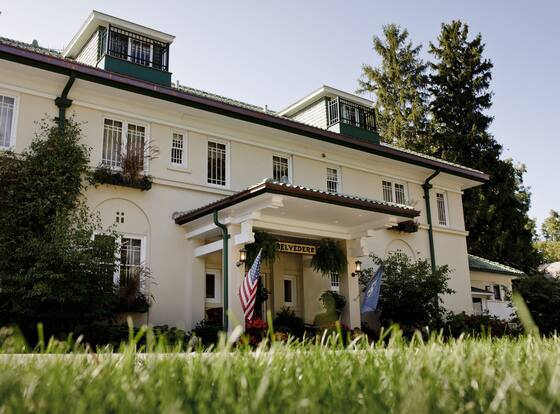 The Belvedere Inn & Restaurant allows check-in for 18 year-old guests