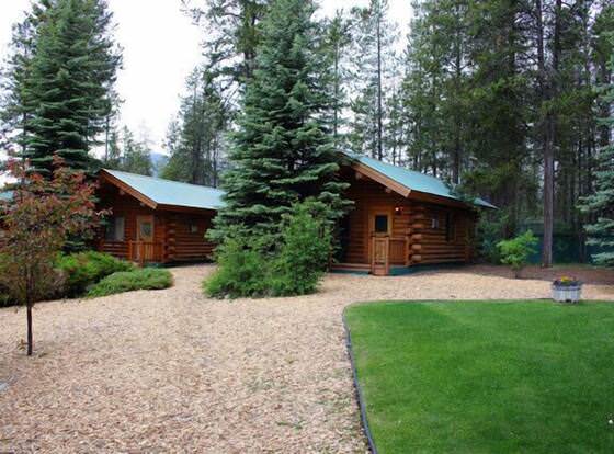 Silverwolf Log Chalet Resort allows check-in for 18 year-old guests