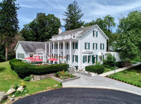 Le Chambord at Curry Estate allows check-in for 18 year-old guests