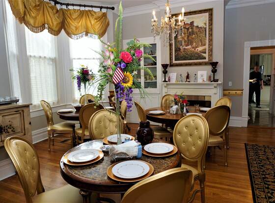 1895 Washington Hotel allows check-in for 18 year-old guests