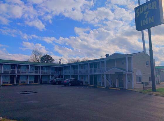 Super 7 Inn allows check-in for 18 year-old guests