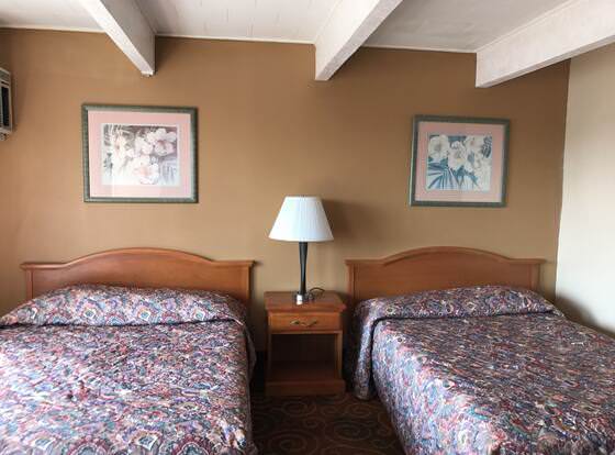 La Fontana Motel allows check-in for 18 year-old guests