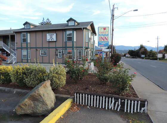 Sweet Breeze Inn allows check-in for 18 year-old guests