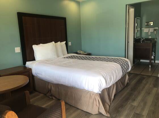 Bestway Inn allows check-in for 18 year-old guests