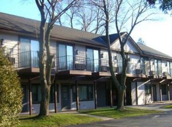 Lull-Abi Inn allows check-in for 18 year-old guests