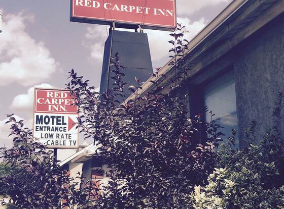 Red Carpet Inn allows check-in for 18 year-old guests